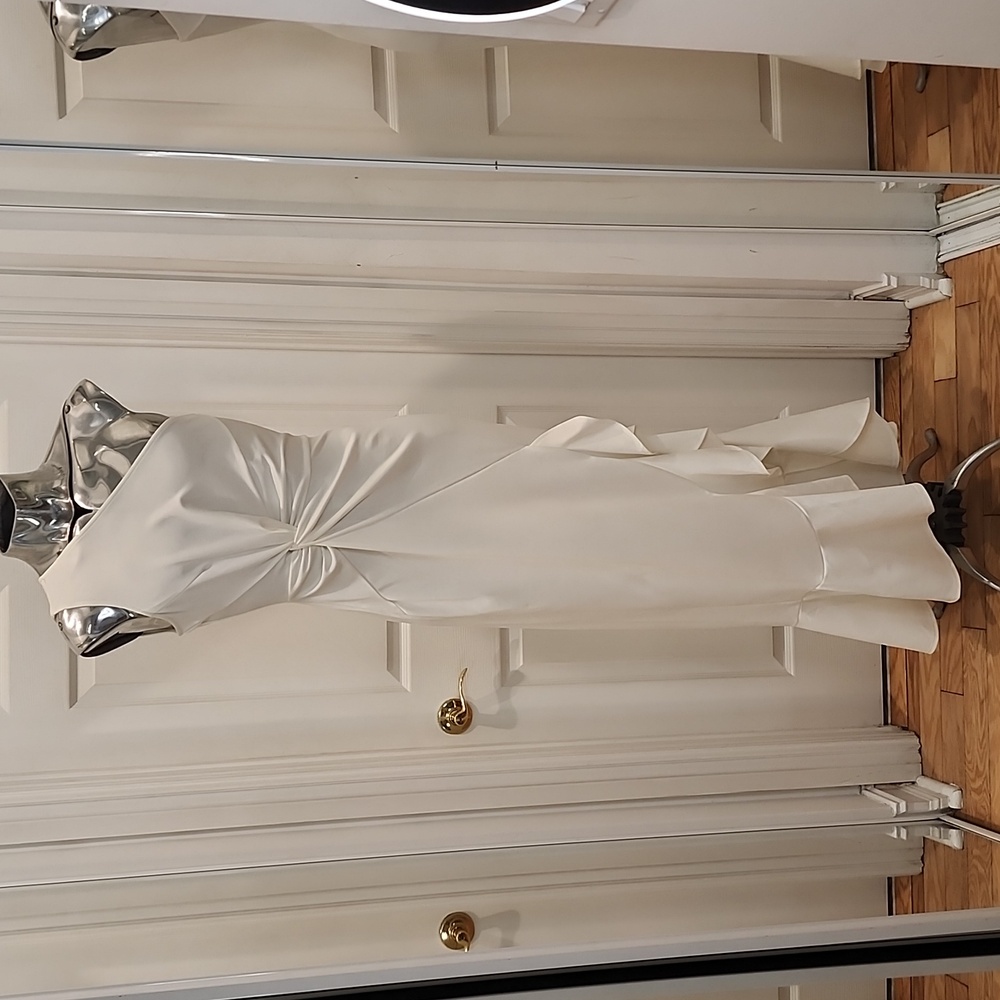 NEW Sheilay Women's White Ruffled Knot Assymetrical Dress. Size M.